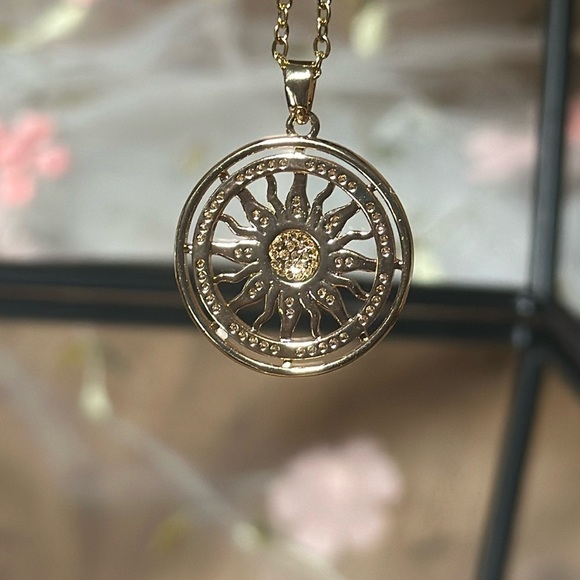 Sun Star Fashion Necklace Rhinestones in Goldtone Style - Picture 5 of 5